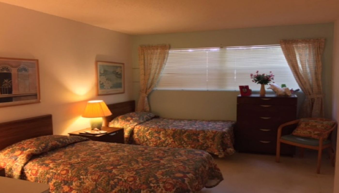 Douglas Gardens CHMC - Golden Palms