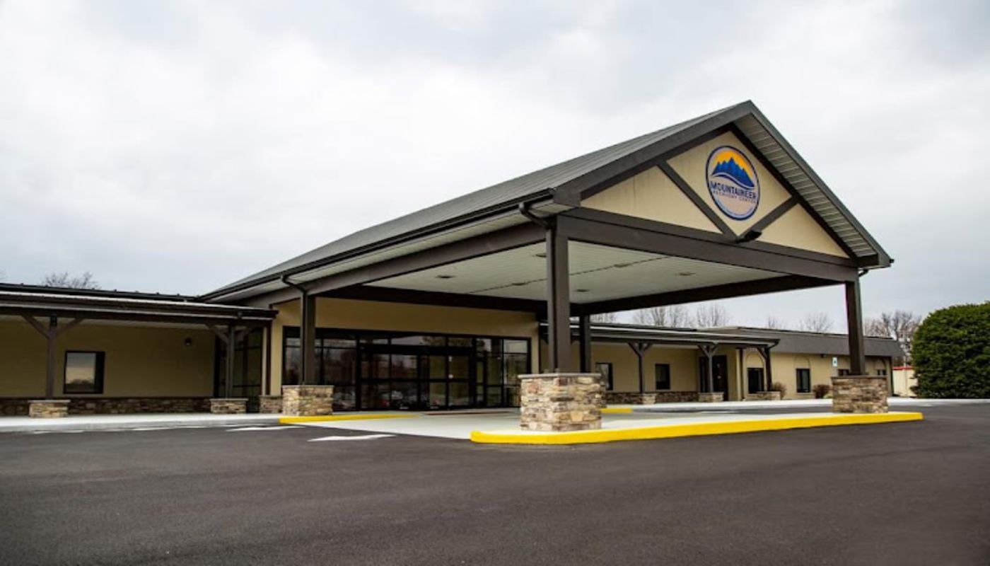 Pyramid Kearneysville Mountaineer