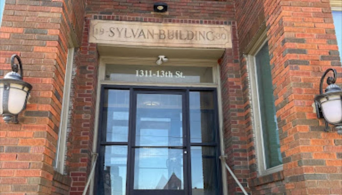 Pyramid Altoona Tradition Halfway House